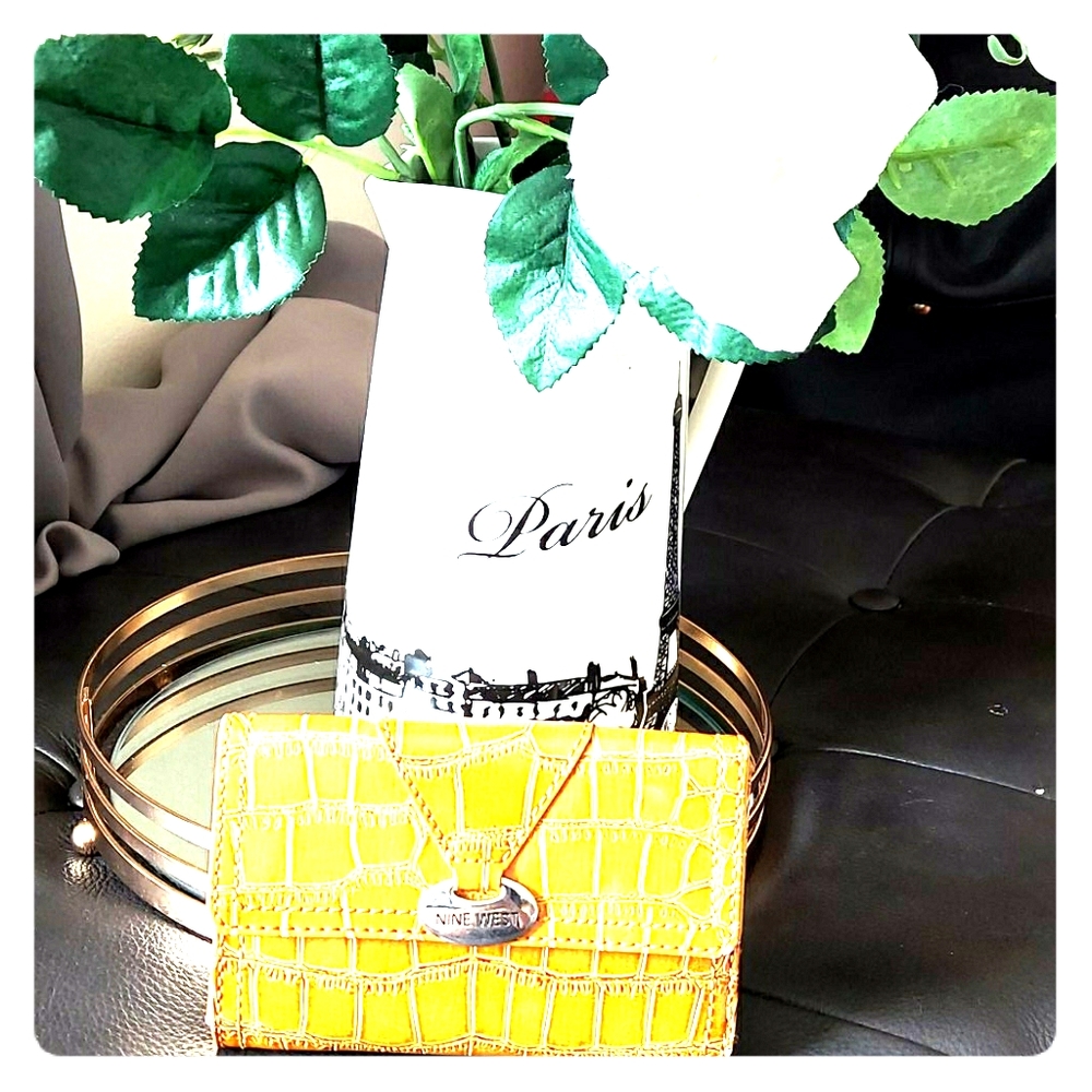 Nine West wallet